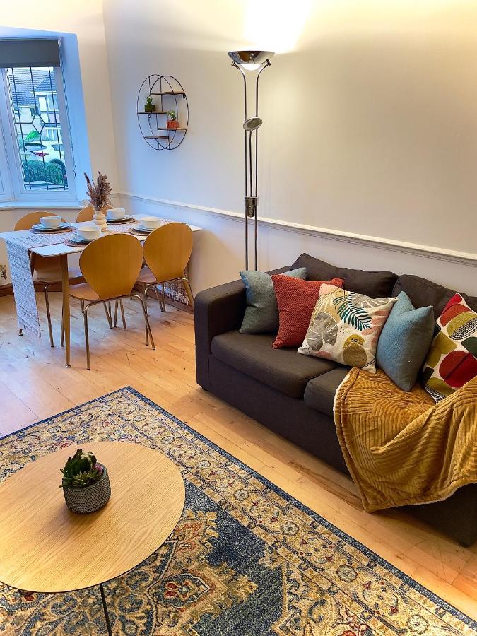 Charming Home In 웰링버러 외부 사진